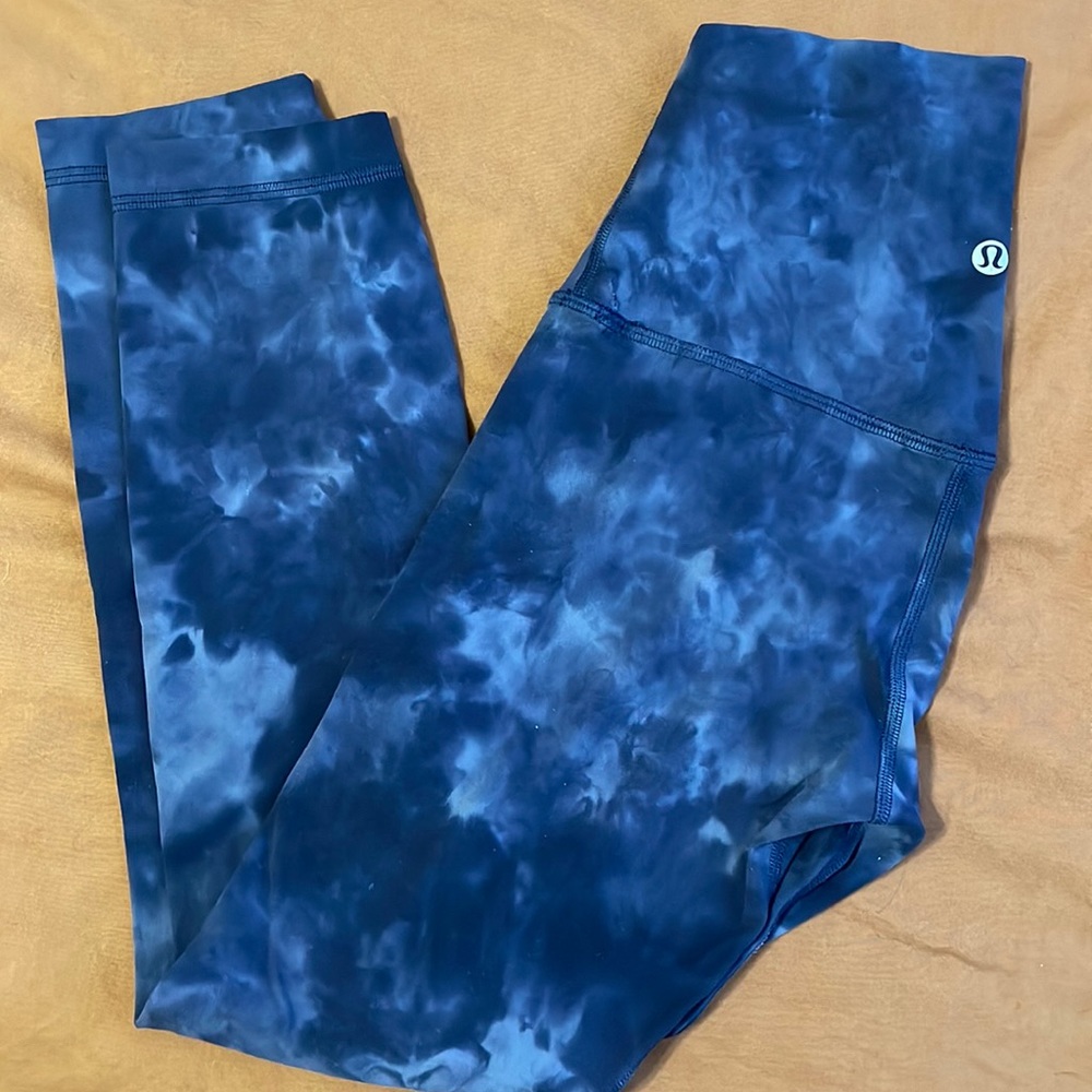 Lululemon diamonds dye align leggings